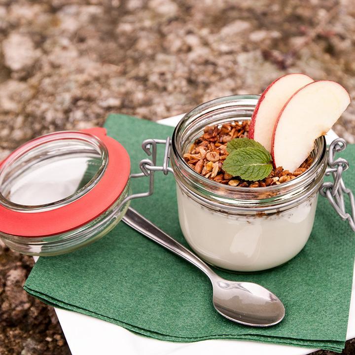 Buiten ontbijten ochtendjas