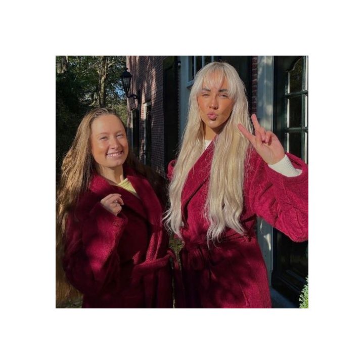 Goede eerste indruk maken… in je badjas?