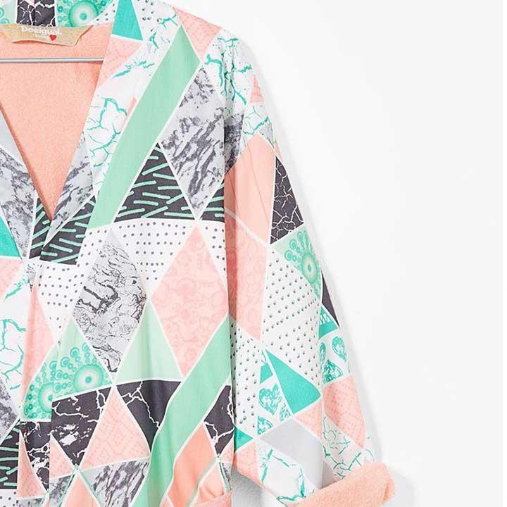 Hippe badjassen voor op het strand