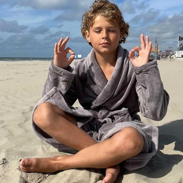 Kinderbadjassen in rustige kleuren