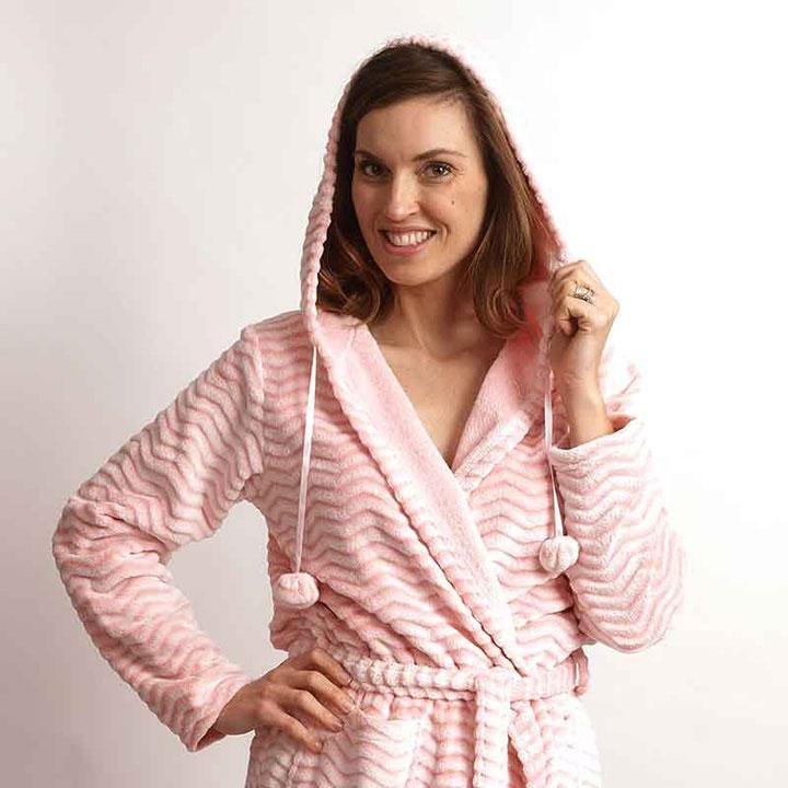 Wees een teddybeer met deze zachte badjassen