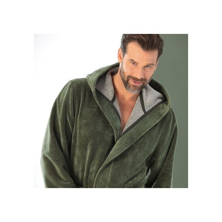 Waarom zien schurken er zo cool uit in een badjas?