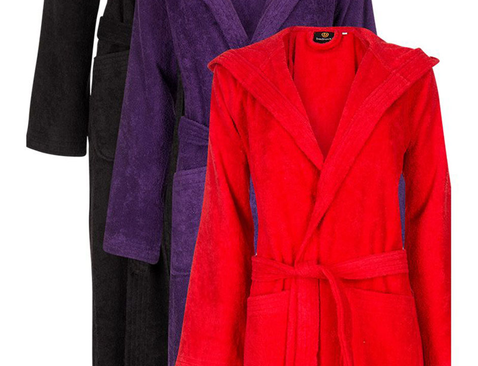 Rode badjas met capuchon