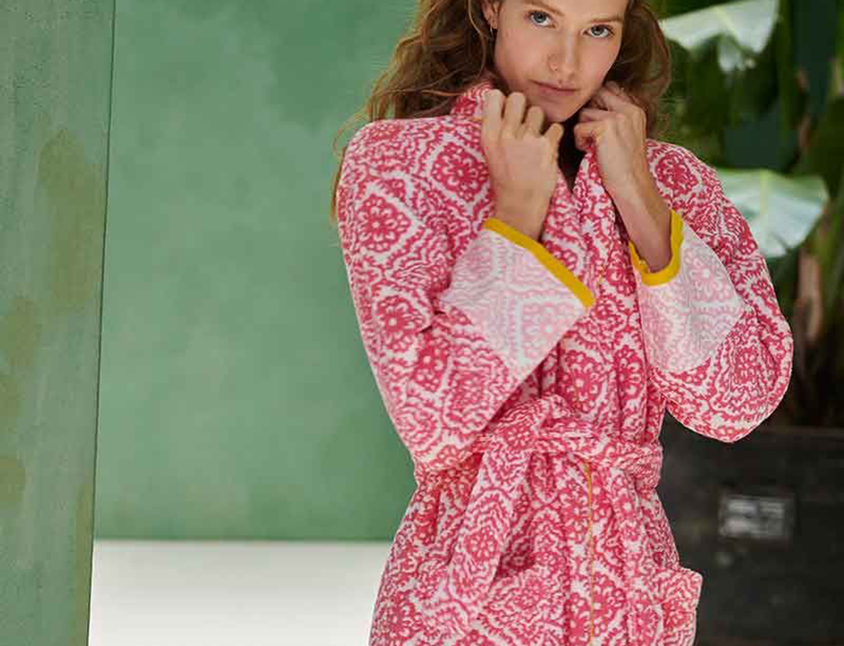 Badjassen voor lentetypes met een lichte huidskleur