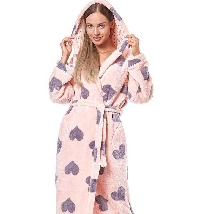 Leer elkaar beter kennen in een badjas met valentijn