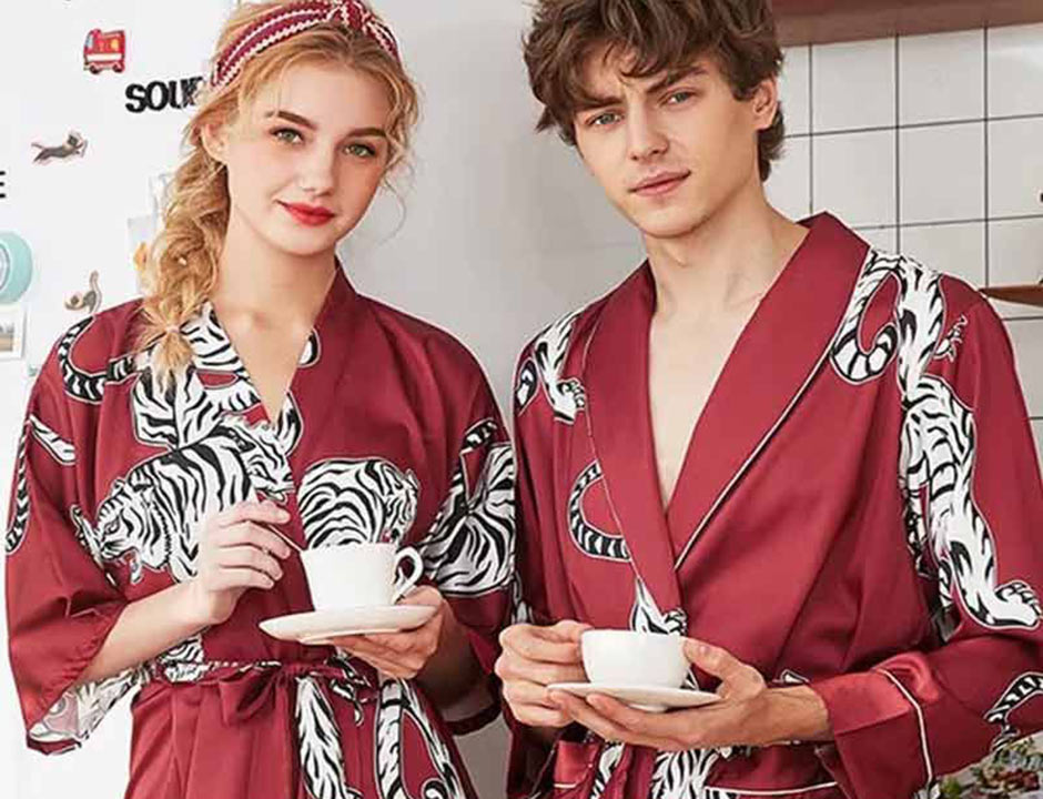 Satijnen dameskimono tijgers - bordeaux