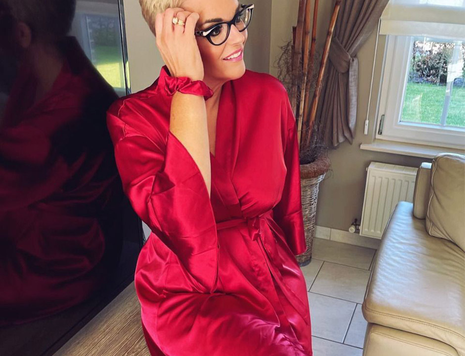 Satijnen kimono dames ruffle – bordeaux rood