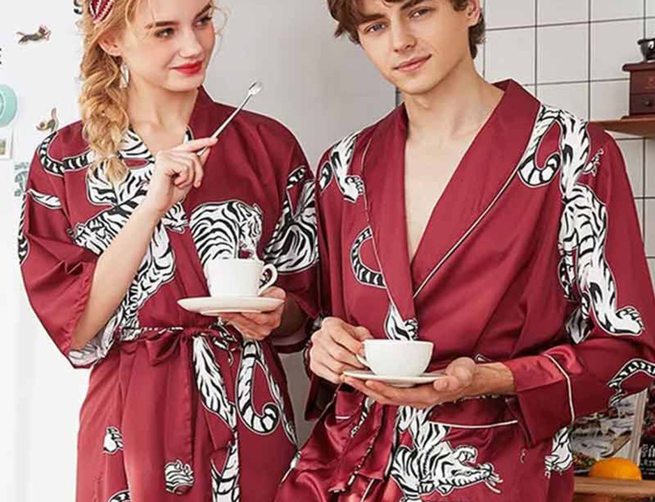 Satijnen dameskimono tijgers - bordeaux